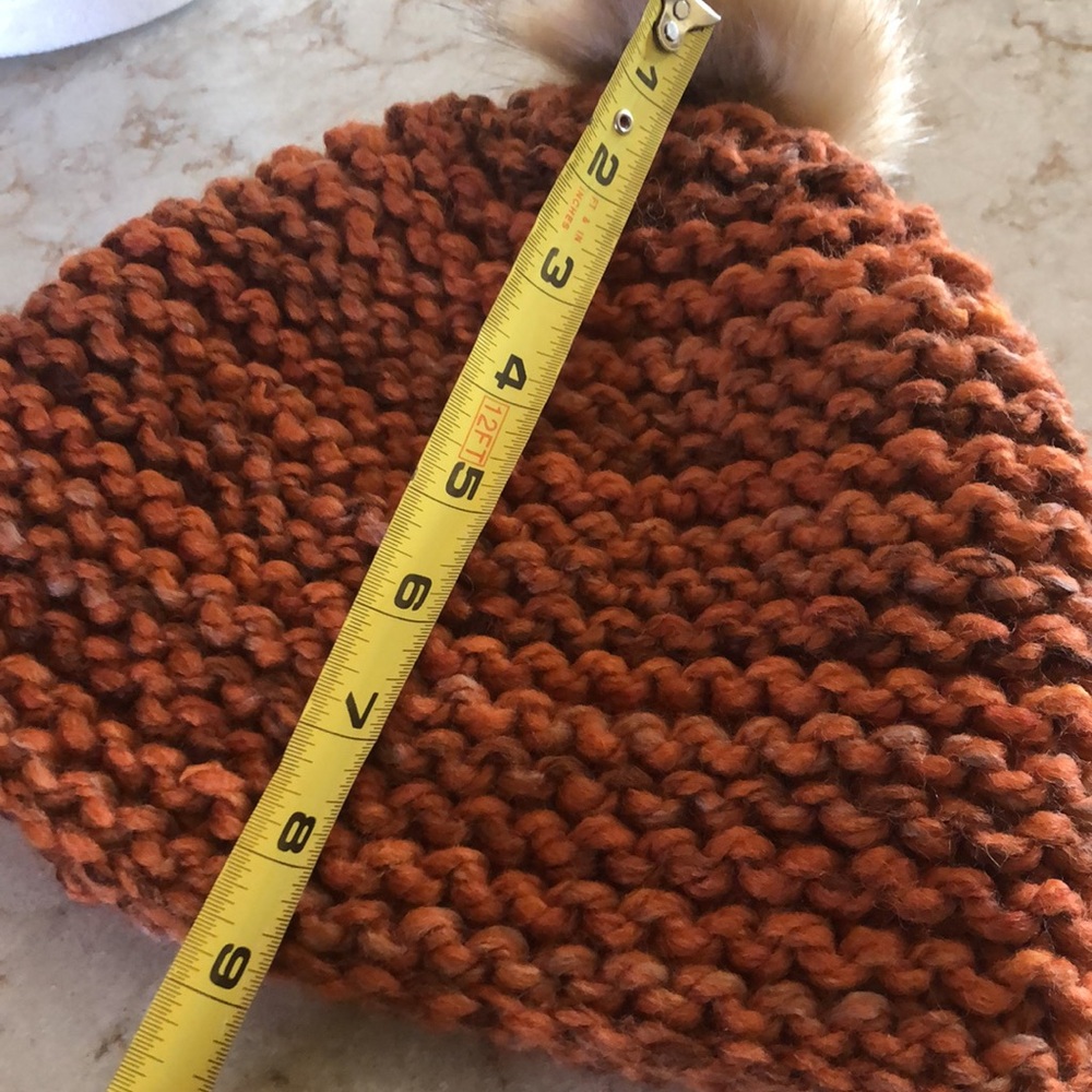 Cute Rust Beanie NWOT - Picture 6 of 7